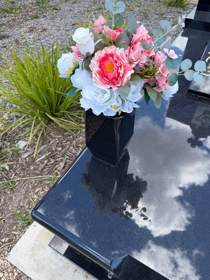 Issa memorial by RIP Memorials